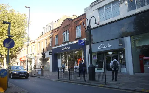 Chiswick High Road