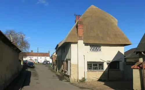 Thatched cottage in Haddenham